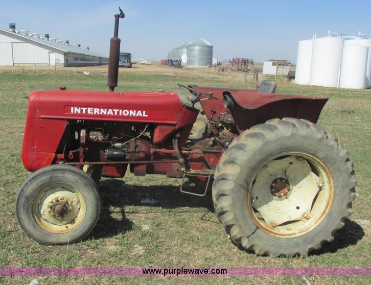 image for item E5474 International 354 tractor