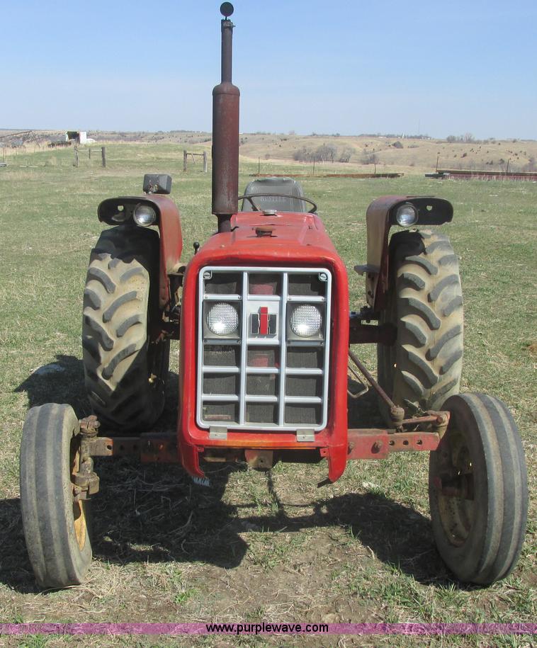 image for item E5474 International 354 tractor