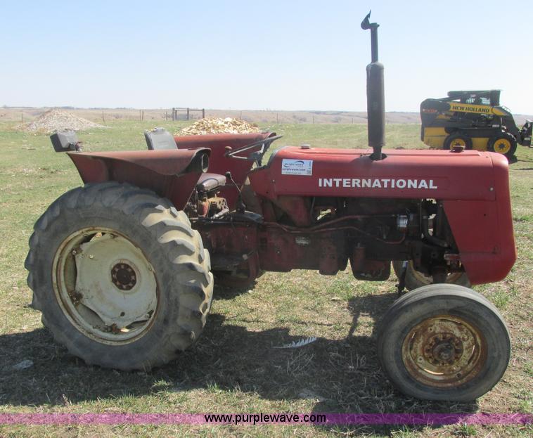 image for item E5474 International 354 tractor
