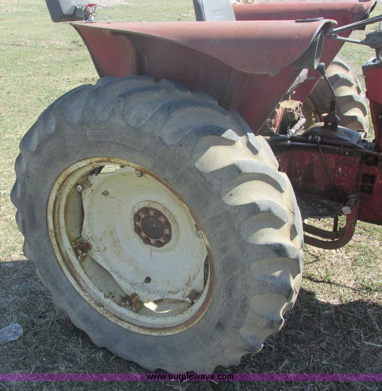 image for item E5474 International 354 tractor