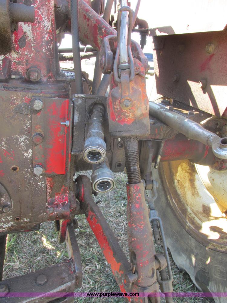 image for item E5474 International 354 tractor