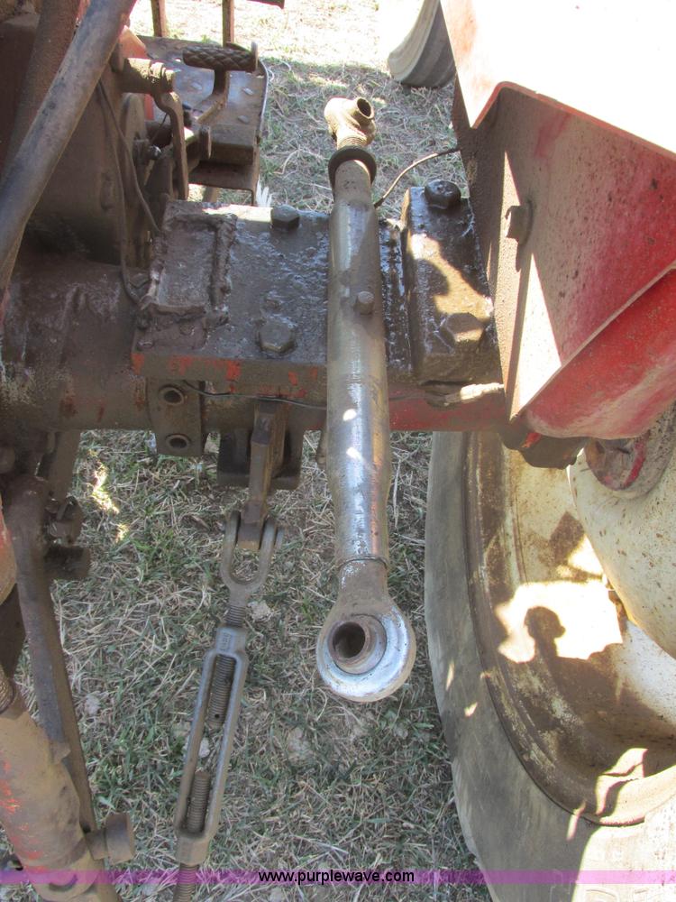 image for item E5474 International 354 tractor