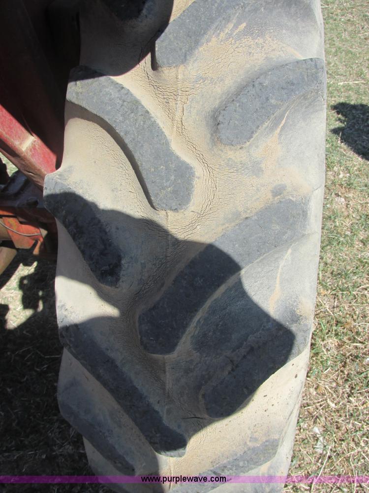 image for item E5474 International 354 tractor