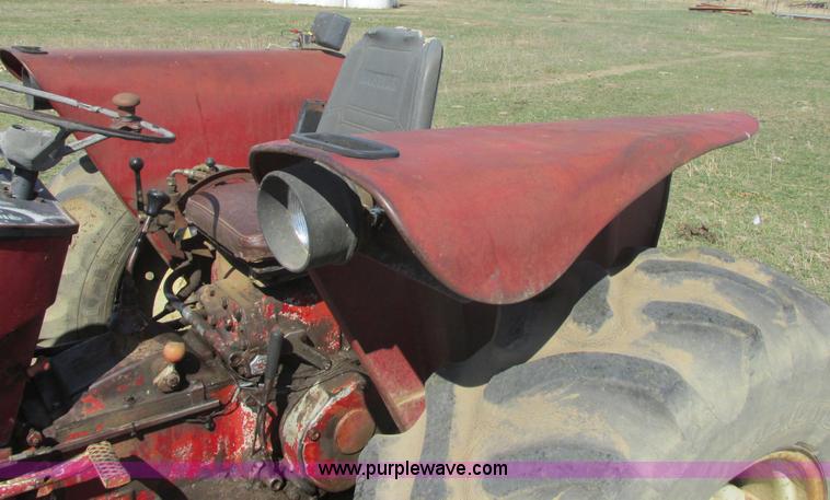 image for item E5474 International 354 tractor