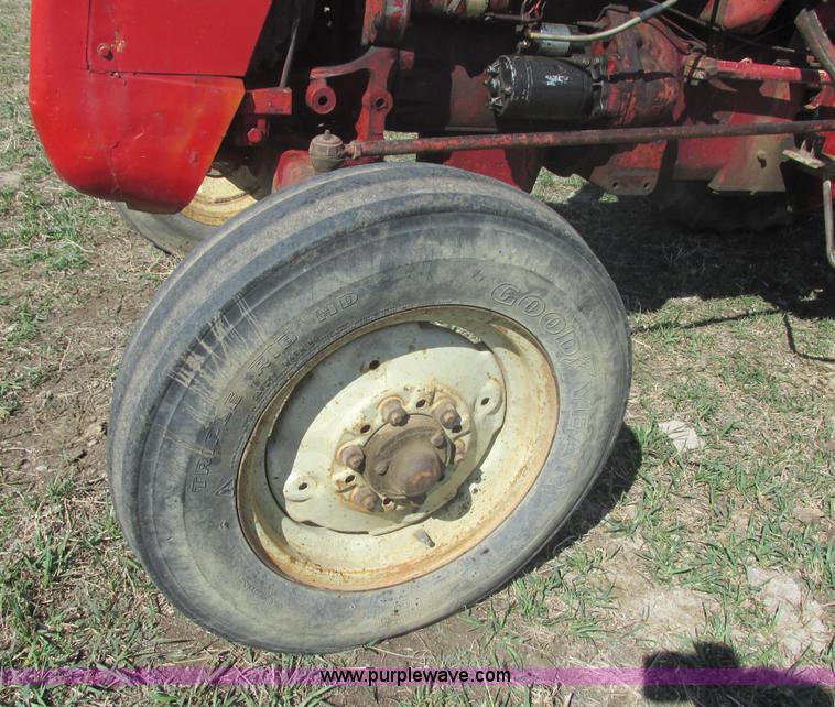 image for item E5474 International 354 tractor