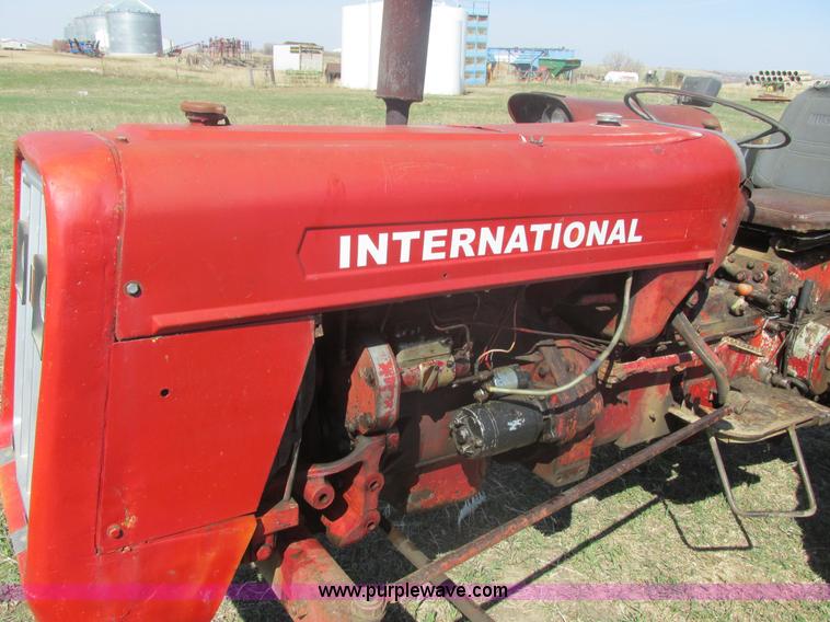image for item E5474 International 354 tractor