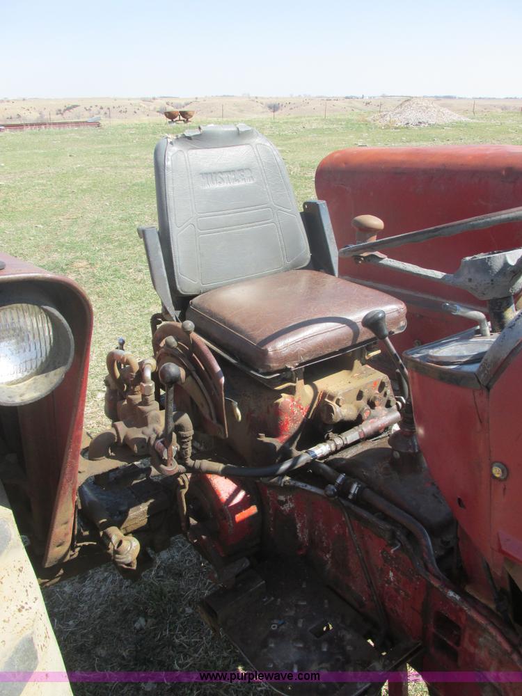 image for item E5474 International 354 tractor