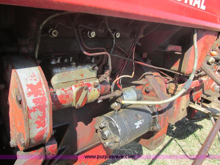 image for item E5474 International 354 tractor