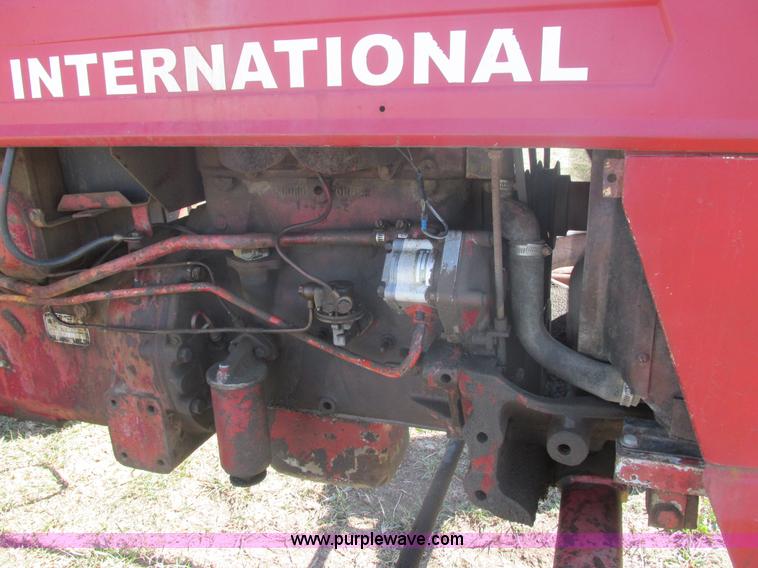 image for item E5474 International 354 tractor