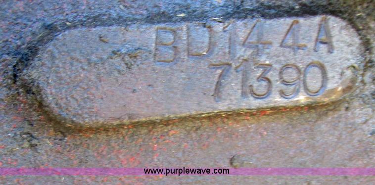 image for item E5474 International 354 tractor