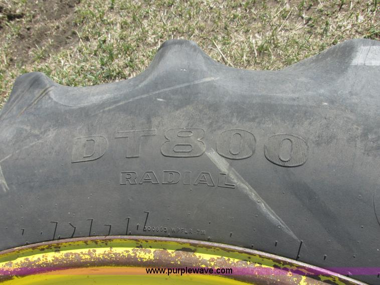 image for item E5475 Assorted tires and wheels