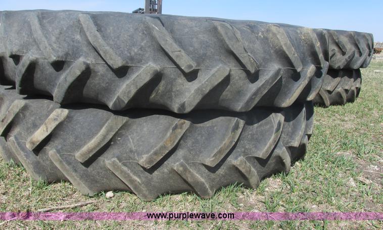 image for item E5475 Assorted tires and wheels