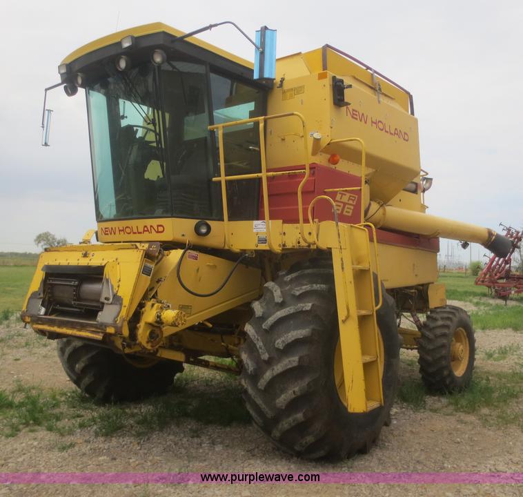 image for item F6900 1989 New Holland TR86 RWA combine