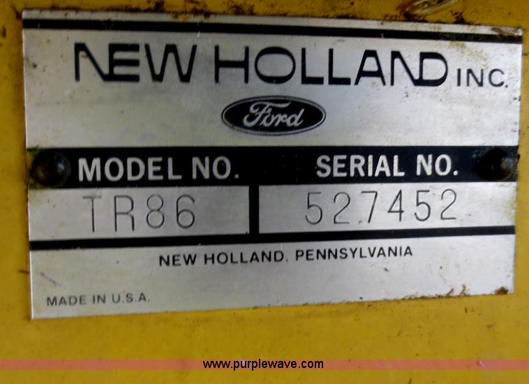 image for item F6900 1989 New Holland TR86 RWA combine