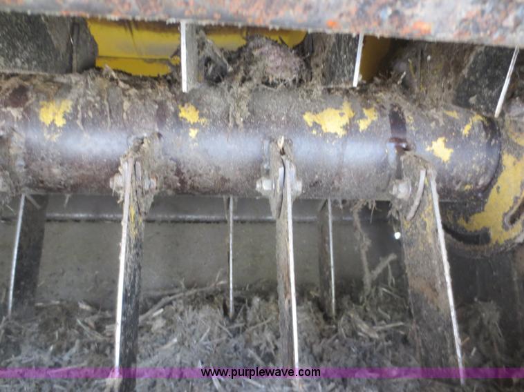 image for item F6900 1989 New Holland TR86 RWA combine