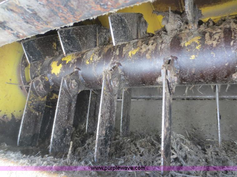 image for item F6900 1989 New Holland TR86 RWA combine