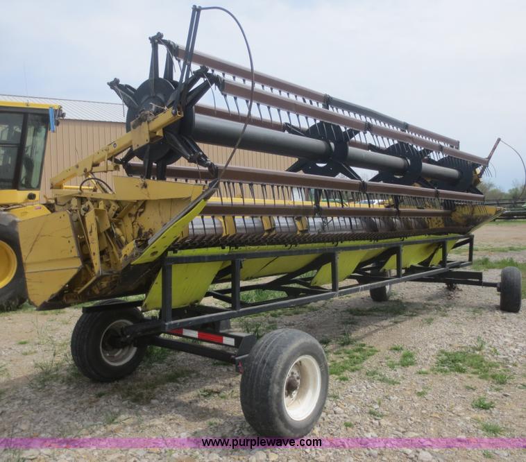 image for item F6900 1989 New Holland TR86 RWA combine