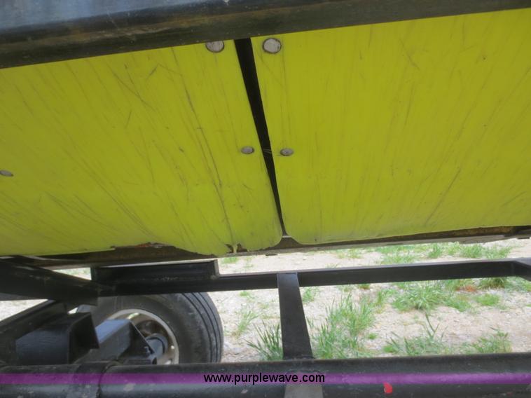 image for item F6900 1989 New Holland TR86 RWA combine