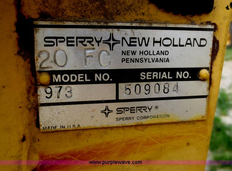 image for item F6900 1989 New Holland TR86 RWA combine