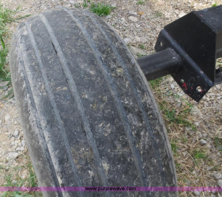 image for item F6900 1989 New Holland TR86 RWA combine