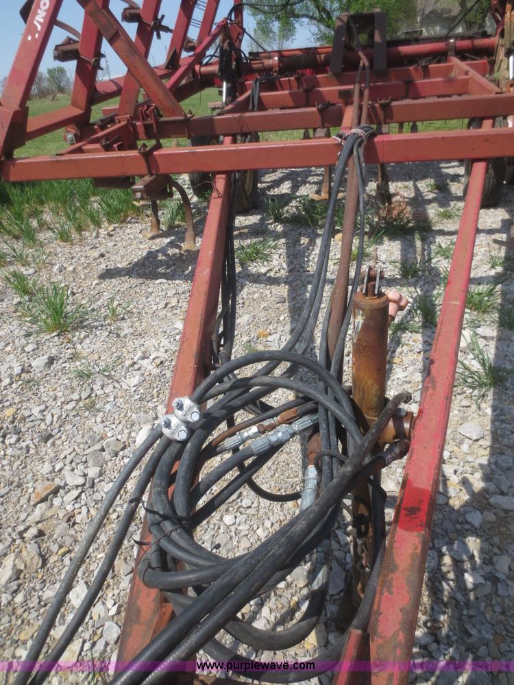 image for item F6903 International 4600 vibrashank cultivator