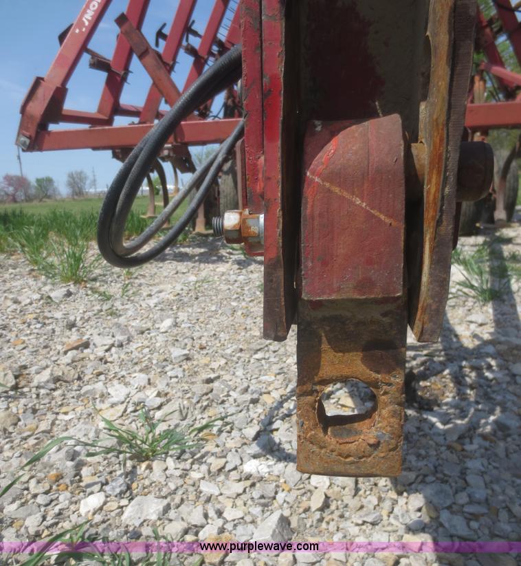 image for item F6903 International 4600 vibrashank cultivator