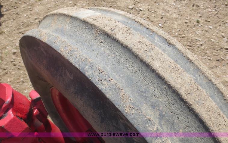 image for item F8248 1978 International 686 tractor