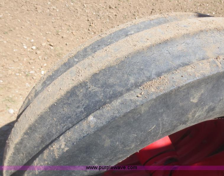 image for item F8248 1978 International 686 tractor