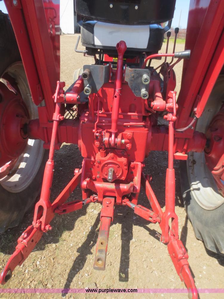 image for item F8248 1978 International 686 tractor