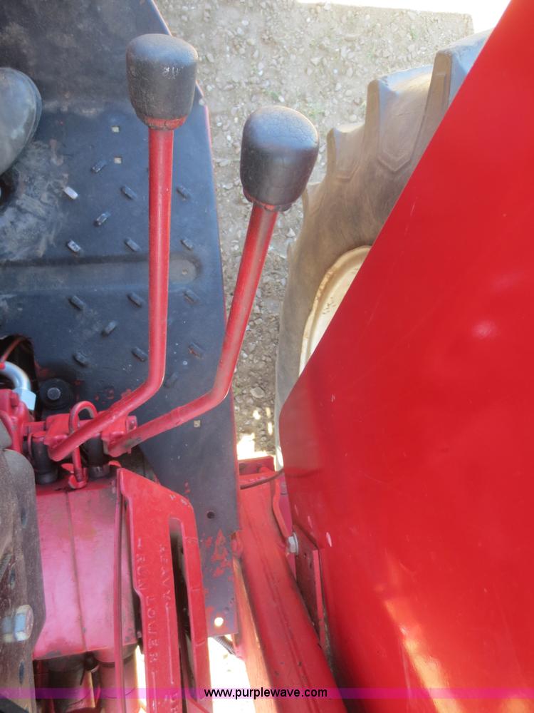 image for item F8248 1978 International 686 tractor