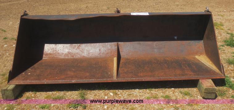 image for item F8251 7' bucket