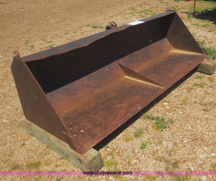 image for item F8251 7' bucket