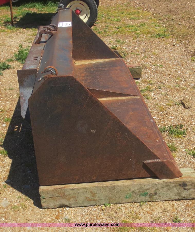 image for item F8251 7' bucket