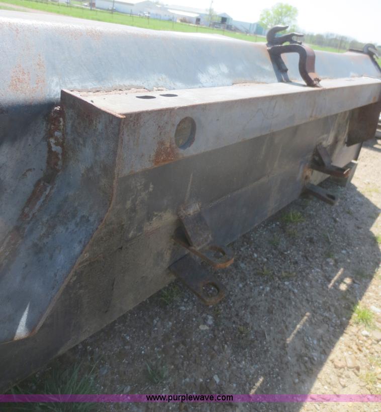 image for item F8251 7' bucket