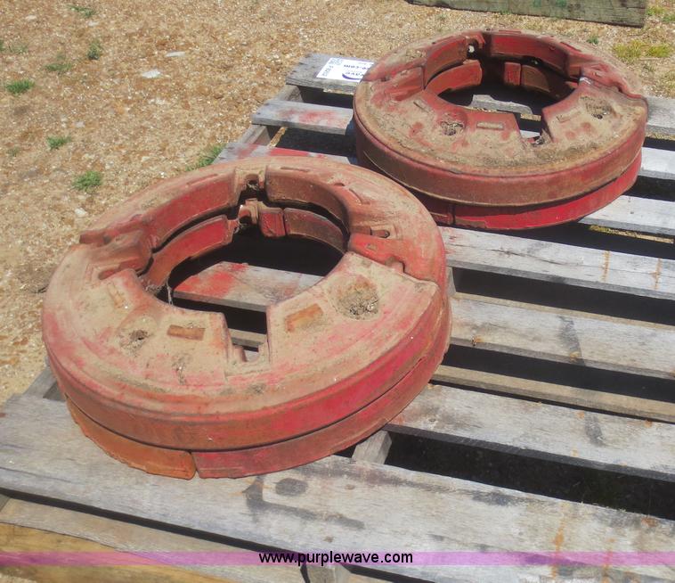 image for item F8252 (4) International tractor weights