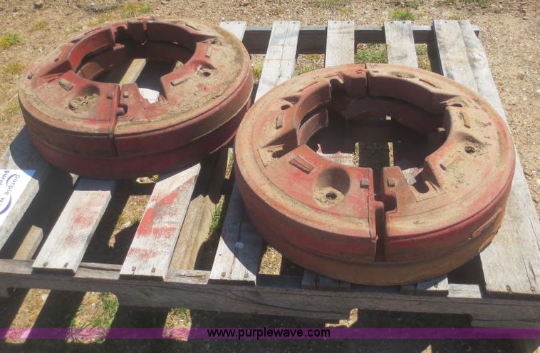 image for item F8252 (4) International tractor weights