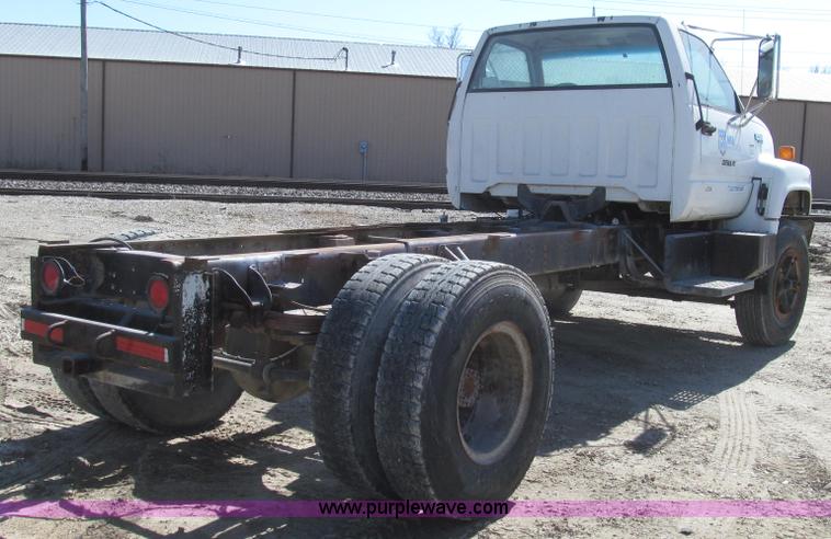 image for item G2344 1991 Chevrolet Kodiak truck cab and chassis