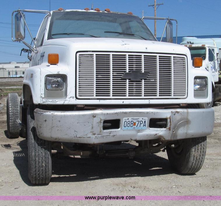 image for item G2344 1991 Chevrolet Kodiak truck cab and chassis