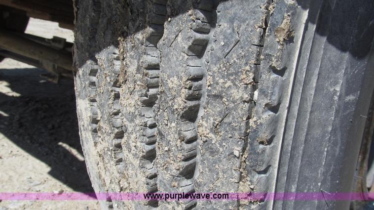 image for item G2344 1991 Chevrolet Kodiak truck cab and chassis