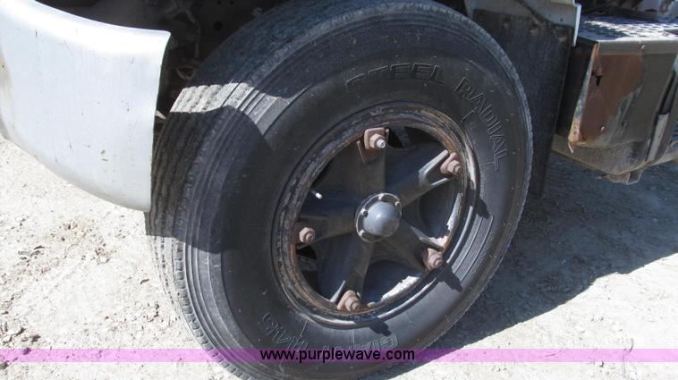 image for item G2344 1991 Chevrolet Kodiak truck cab and chassis