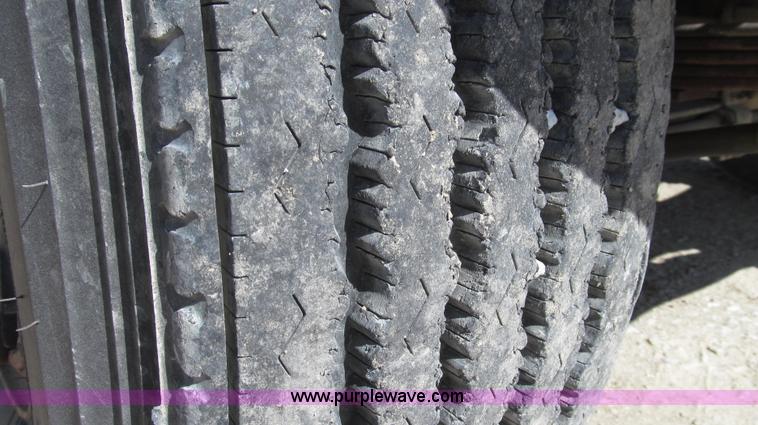 image for item G2344 1991 Chevrolet Kodiak truck cab and chassis