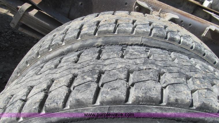 image for item G2344 1991 Chevrolet Kodiak truck cab and chassis