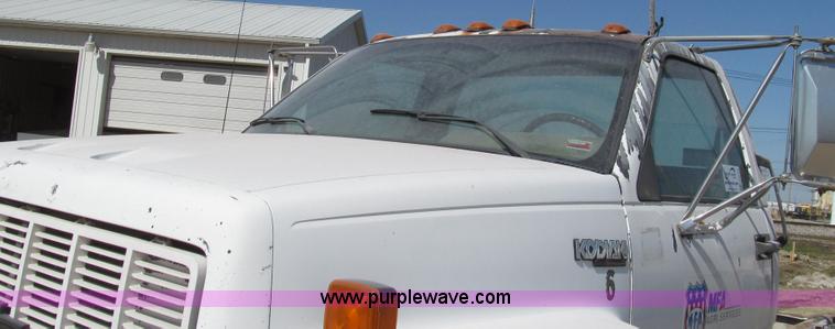 image for item G2344 1991 Chevrolet Kodiak truck cab and chassis