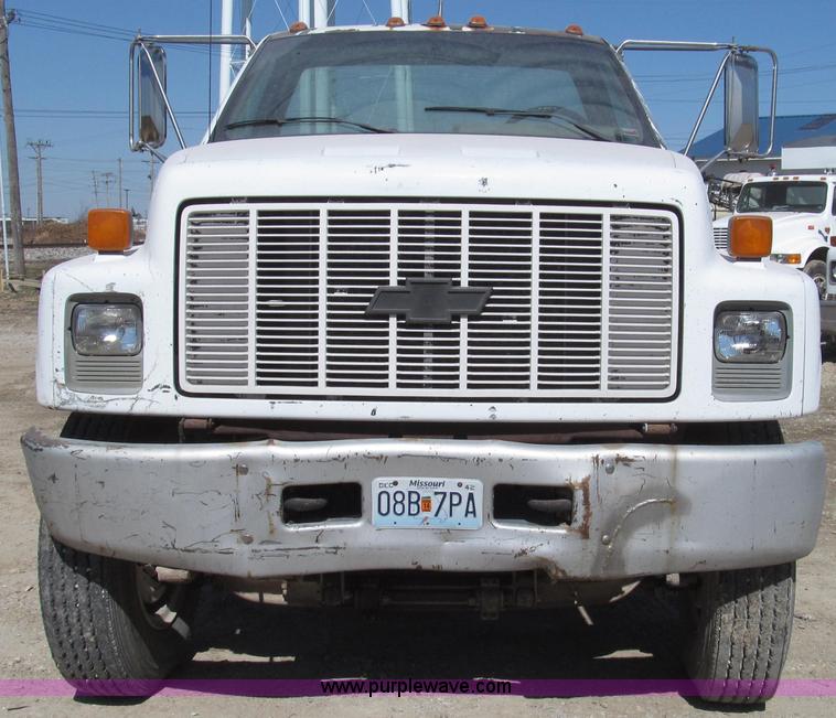 image for item G2344 1991 Chevrolet Kodiak truck cab and chassis