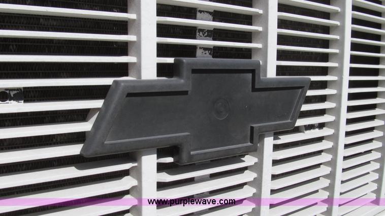 image for item G2344 1991 Chevrolet Kodiak truck cab and chassis