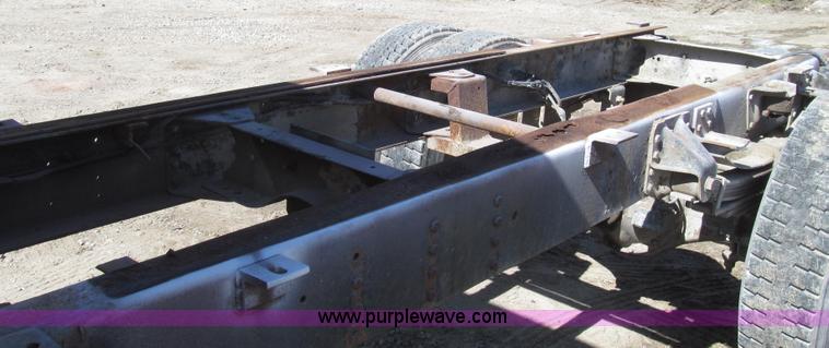 image for item G2344 1991 Chevrolet Kodiak truck cab and chassis