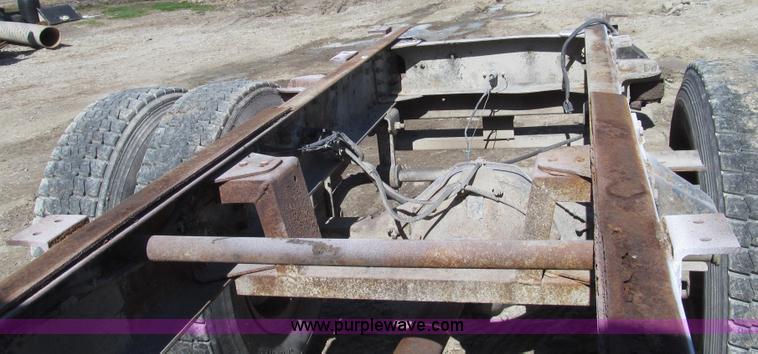 image for item G2344 1991 Chevrolet Kodiak truck cab and chassis