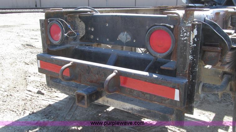 image for item G2344 1991 Chevrolet Kodiak truck cab and chassis