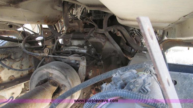 image for item G2344 1991 Chevrolet Kodiak truck cab and chassis