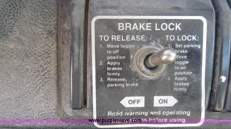 image for item G2344 1991 Chevrolet Kodiak truck cab and chassis